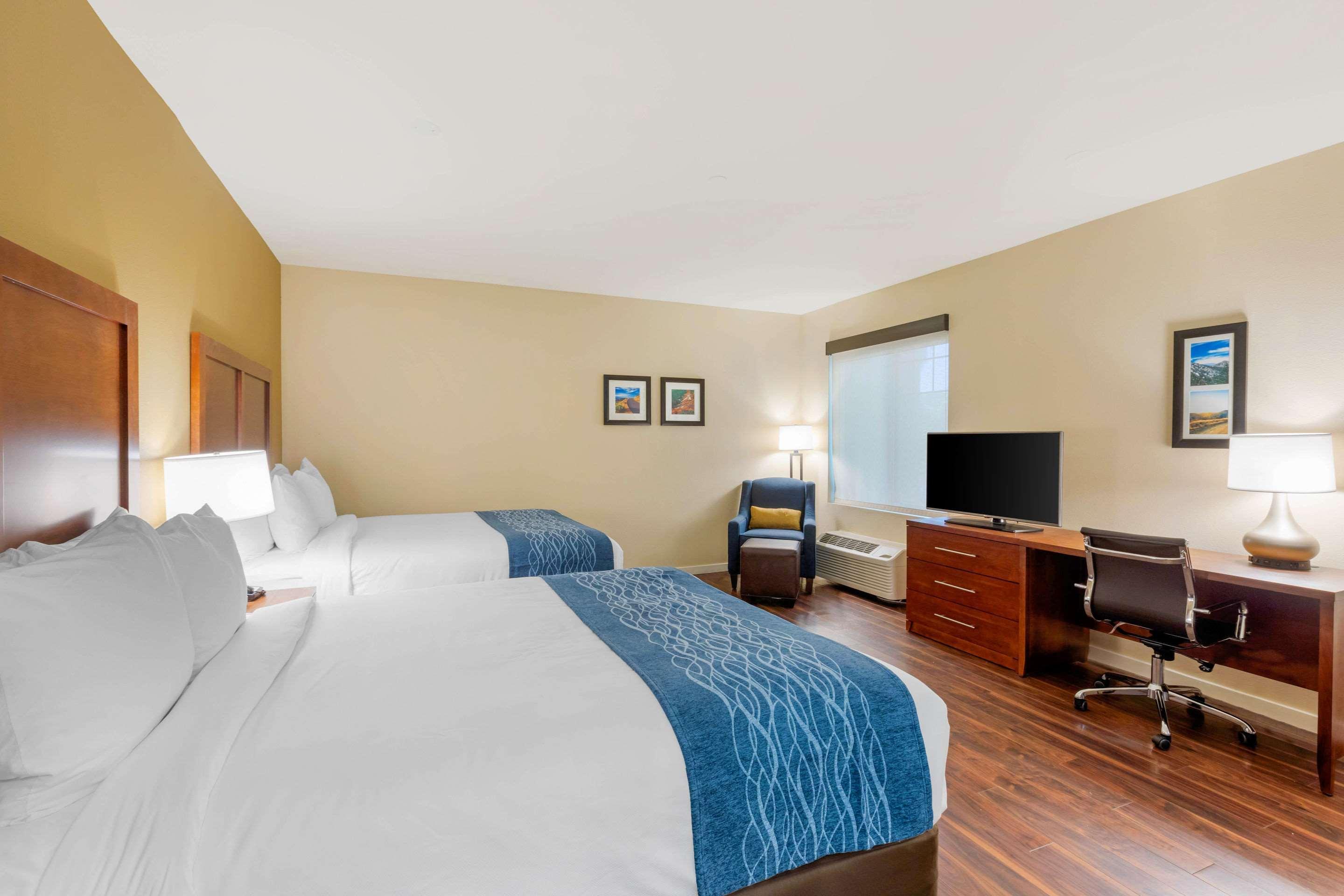 Comfort Inn & Suites Near Ontario Airport Extérieur photo