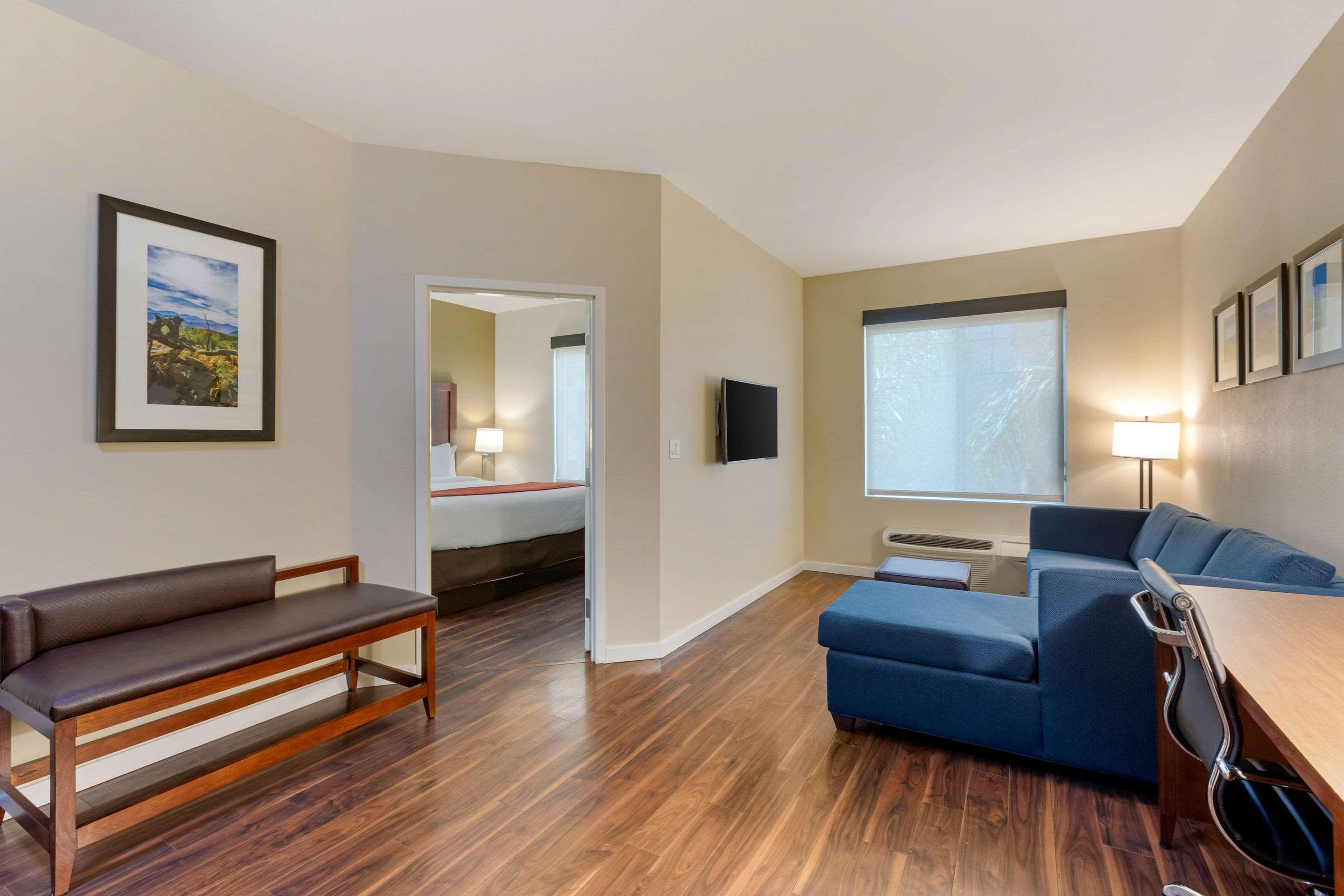 Comfort Inn & Suites Near Ontario Airport Extérieur photo