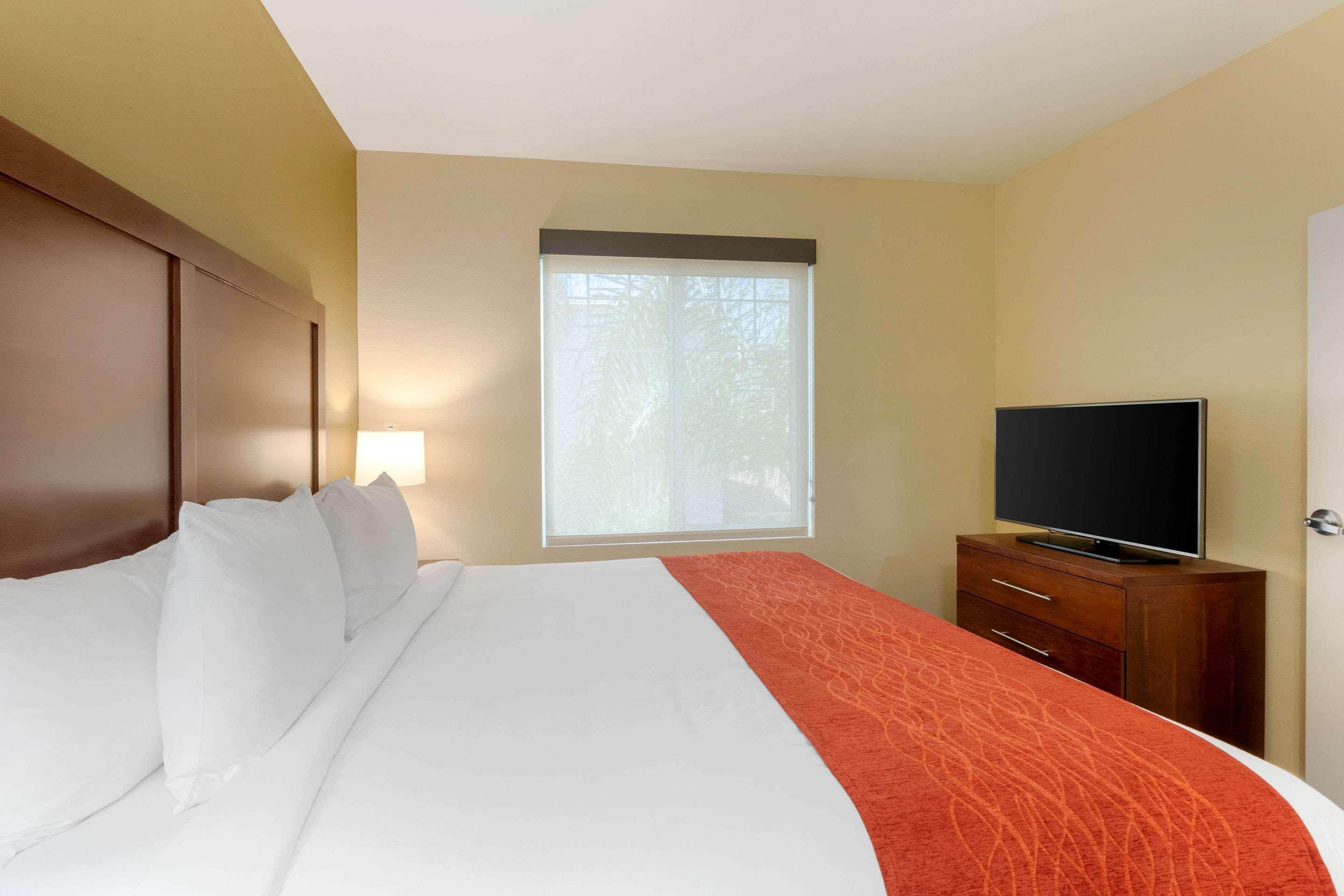 Comfort Inn & Suites Near Ontario Airport Extérieur photo