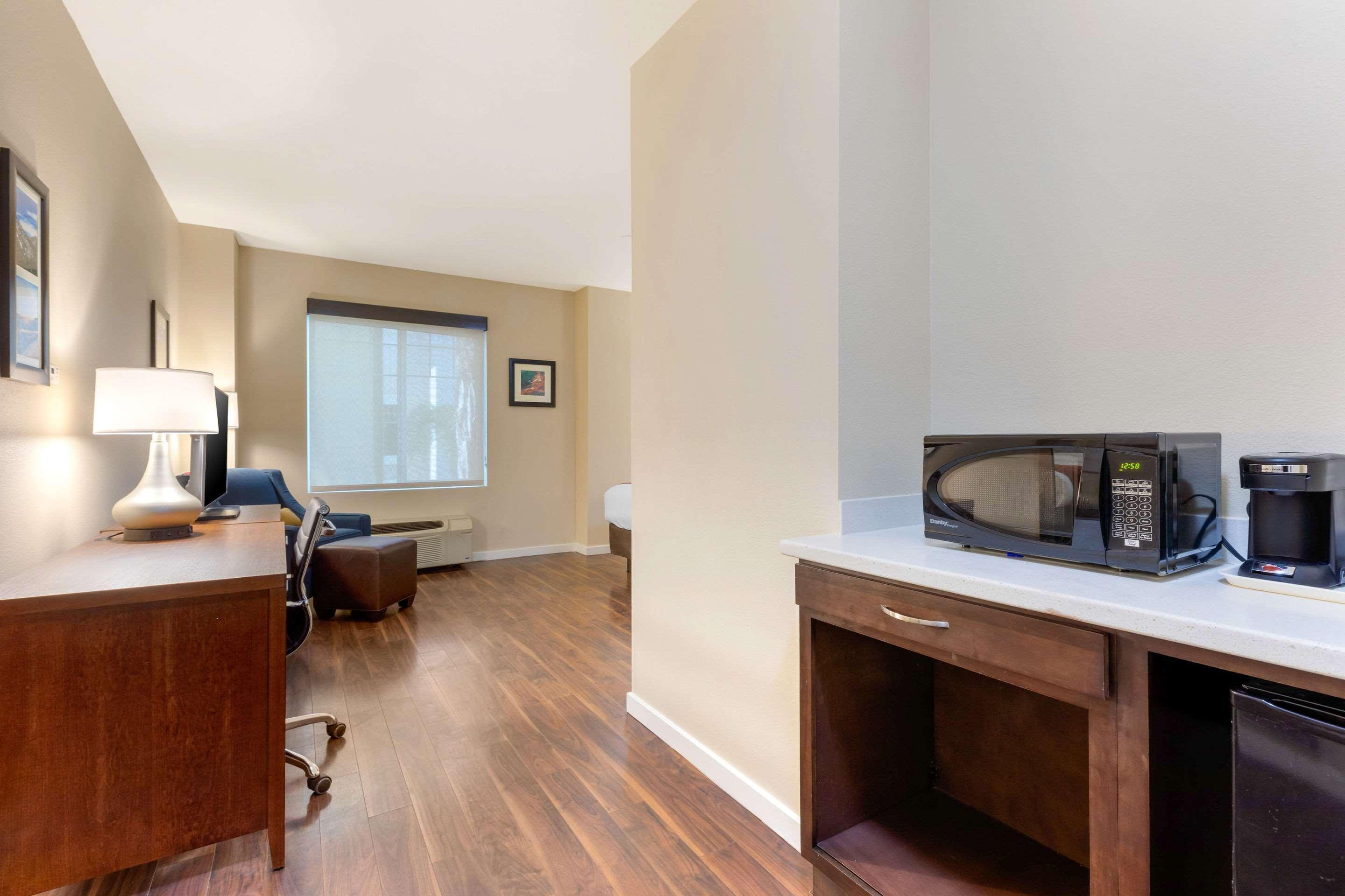 Comfort Inn & Suites Near Ontario Airport Extérieur photo