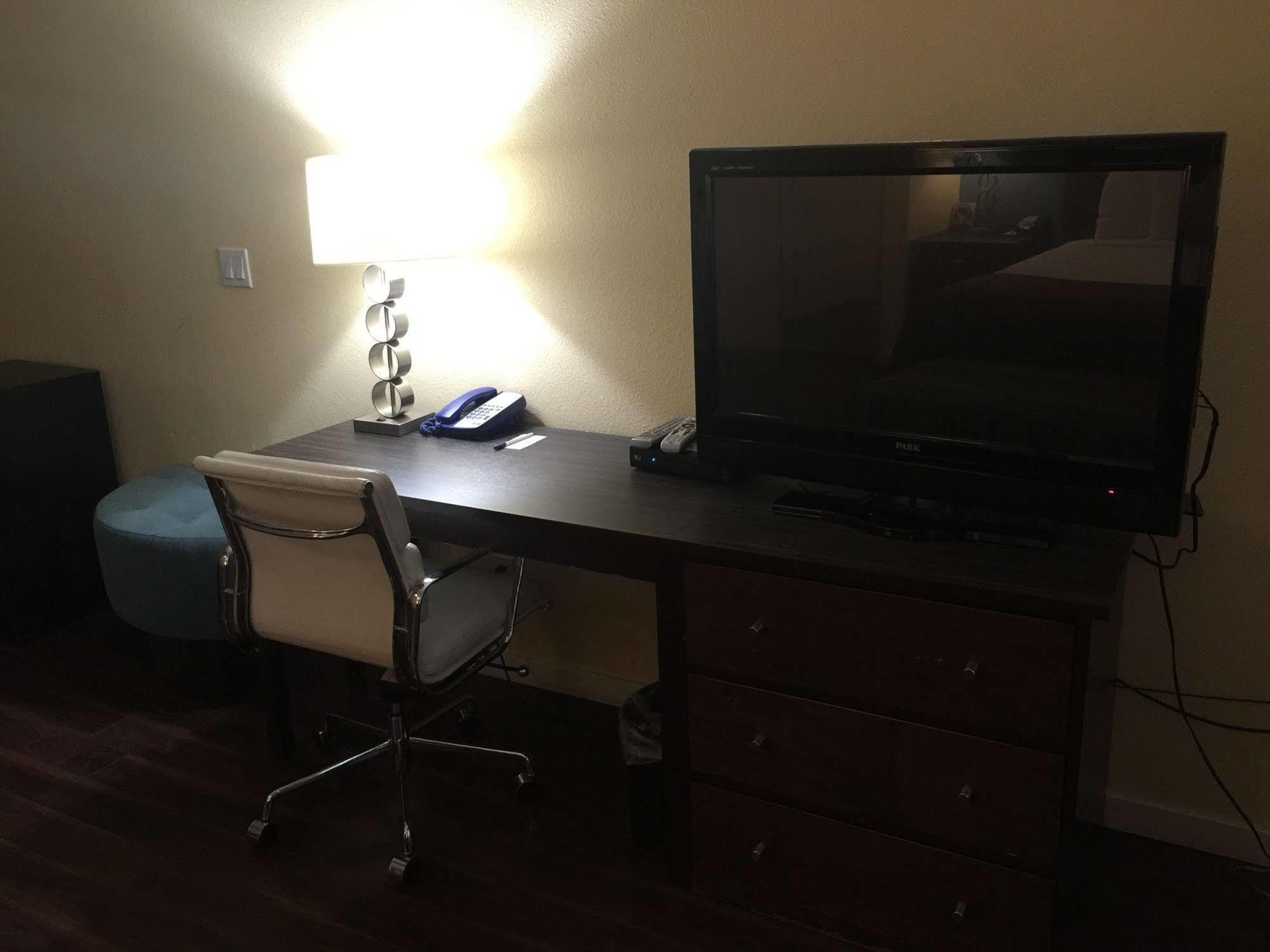 Comfort Inn & Suites Near Ontario Airport Extérieur photo