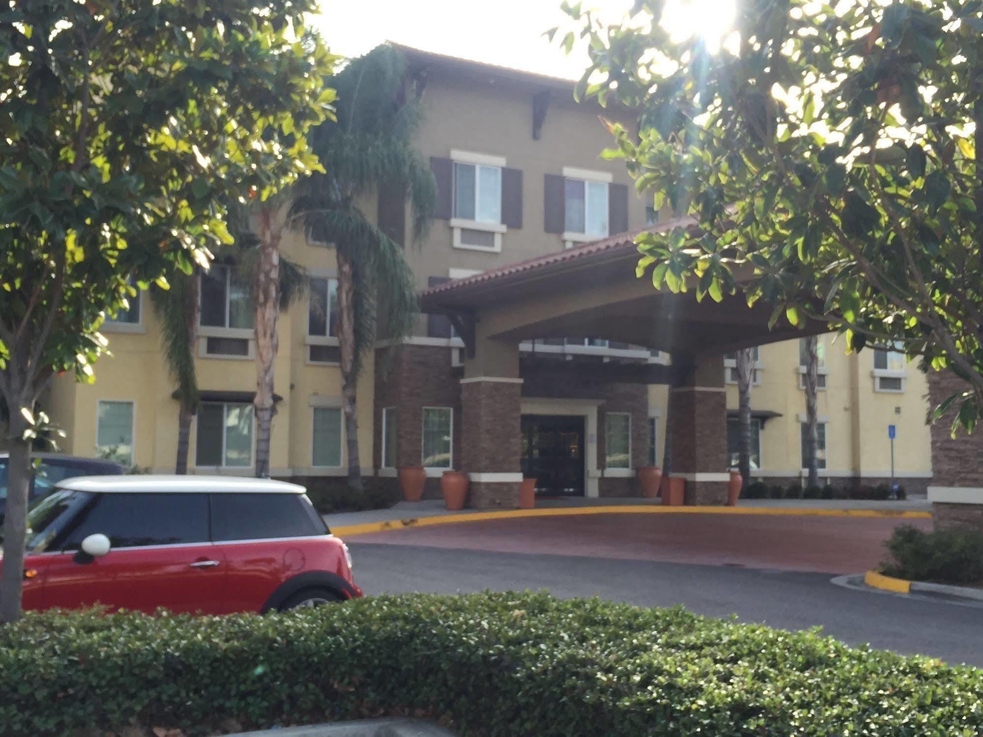 Comfort Inn & Suites Near Ontario Airport Extérieur photo